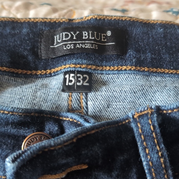 Just don't like them anymore. Too big for me now. - Picture 2 of 3